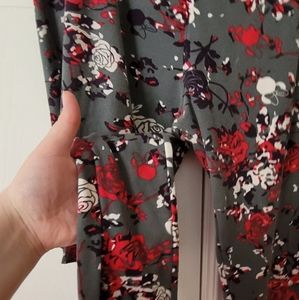 LulaRoe Tall & Curvy Leggings